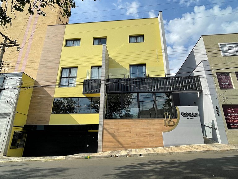 Estúdio moderno no centro com varanda 06